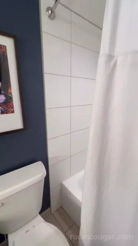 Two Double Bed Suite with Golf Course View bathroom picture #11
