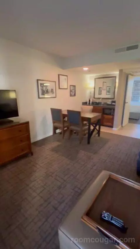 Two Double Bed Suite with Golf Course View picture #6