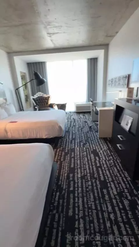 Deluxe Double Queen Room view picture #9