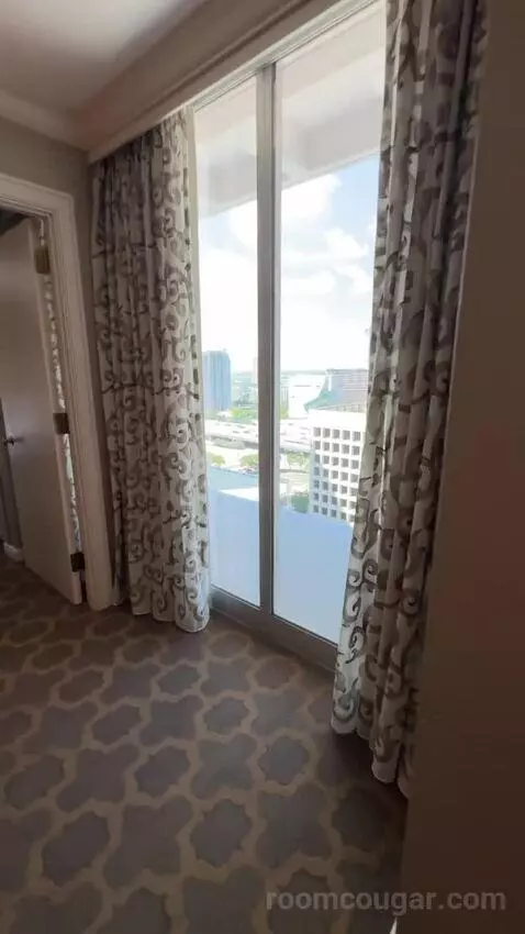 One-Bedroom King Suite with City View bed picture #1