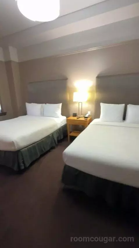 Deluxe Queen Room bed picture #6