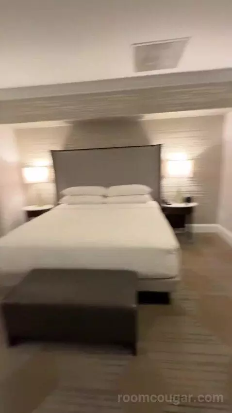 Residential Presidential Suite bed picture #4