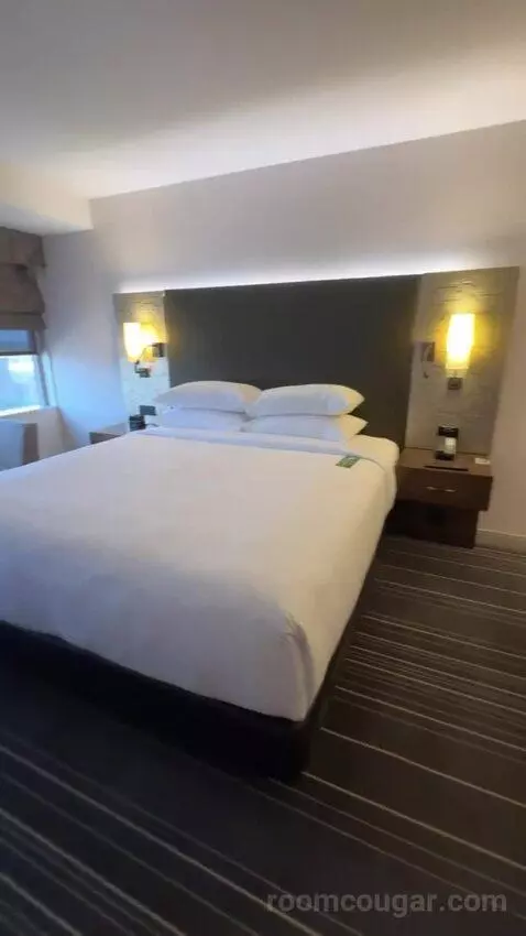 King Room bed picture #5
