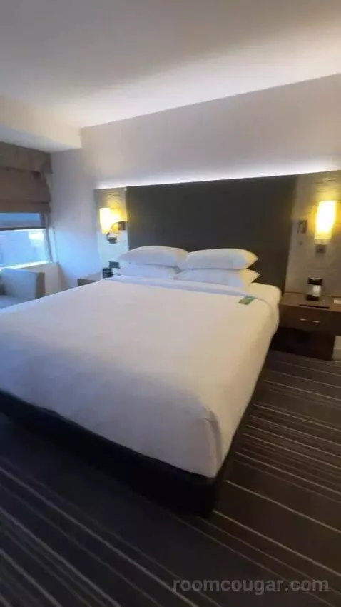 King Room bed picture #6