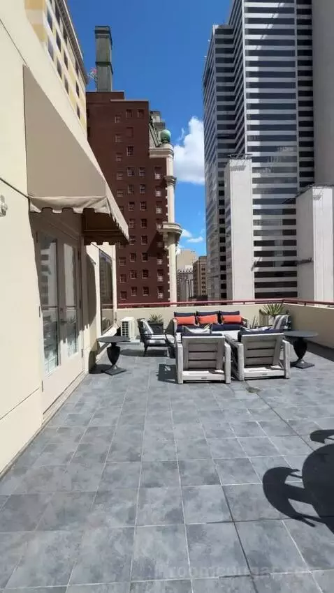 Hollywood Suite view picture #2