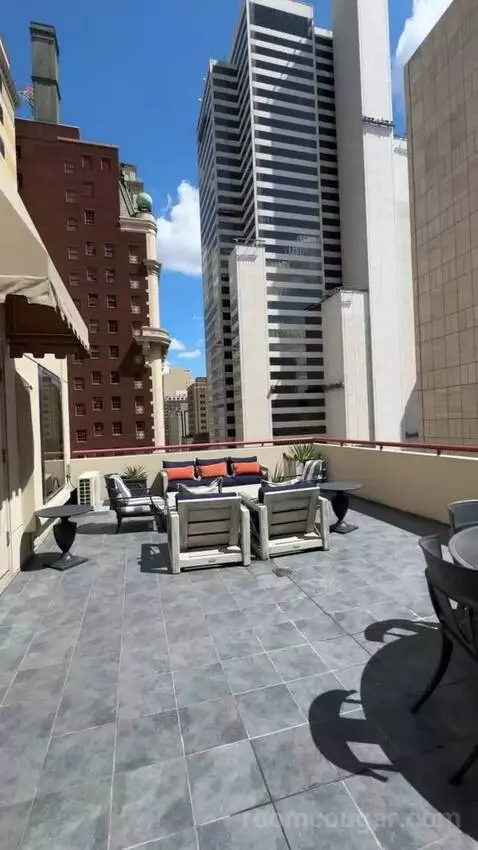 Hollywood Suite view picture #6