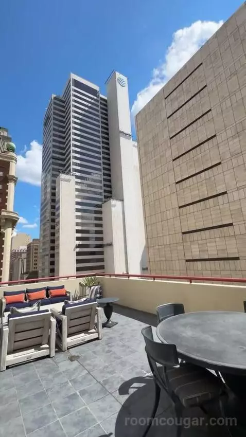 Hollywood Suite view picture #9