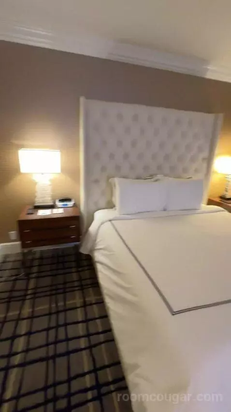 Hollywood Suite bed picture #6