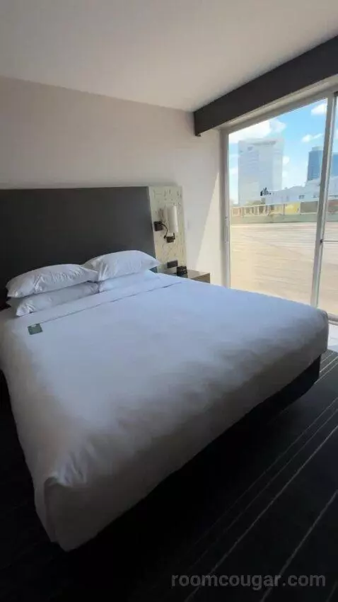 Suite with Terrace bed picture #5