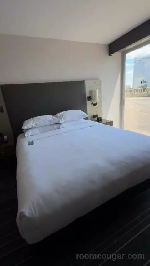 Suite with Terrace bed picture #7