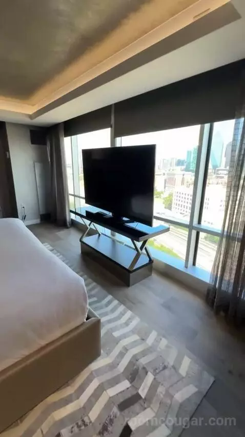 Vip Luxury Suite bed picture #9