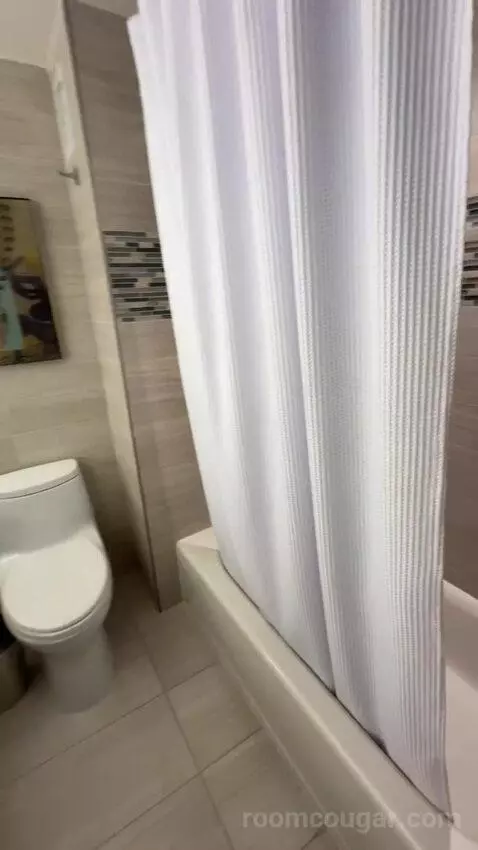 Queen Room with Two Queen Beds and City View bathroom picture #10