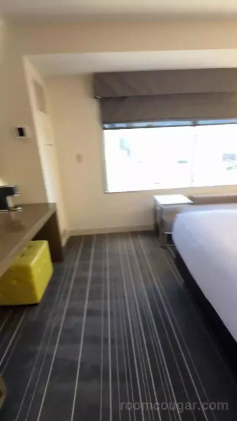 Queen Room with Two Queen Beds and City View bed picture #1