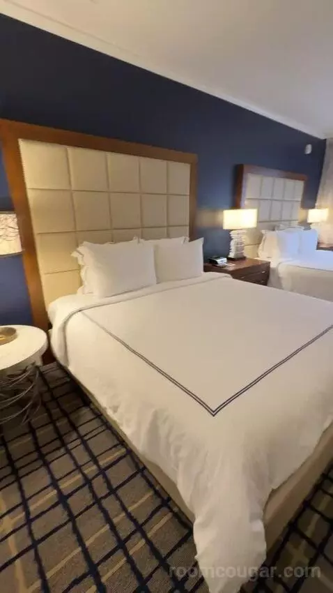 Deluxe Guest Room, 2 King Beds bed picture #6