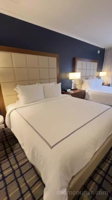 Deluxe Guest Room, 2 King Beds bed picture #8
