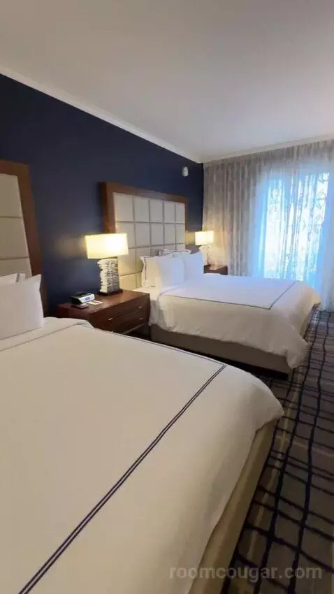 Deluxe Guest Room, 2 King Beds view picture #2