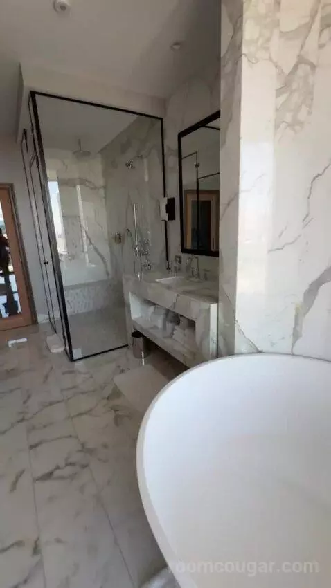 Grand Swexan Suite (#1915) bathroom picture #9