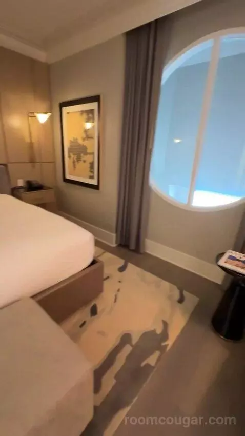 Grand Presidential Suite bed picture #2