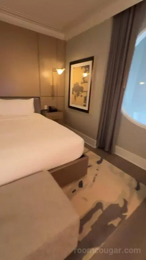 Grand Presidential Suite bed picture #6