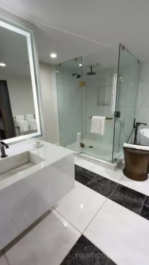 Grand Presidential Suite bathroom picture #9