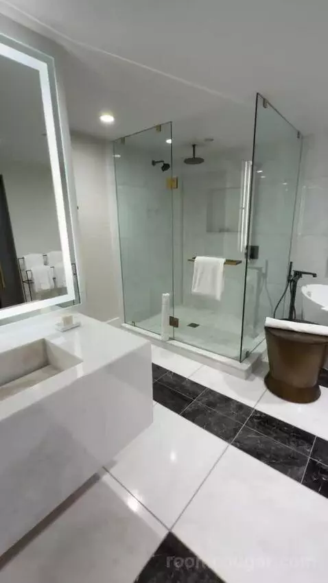 Grand Presidential Suite bathroom picture #10