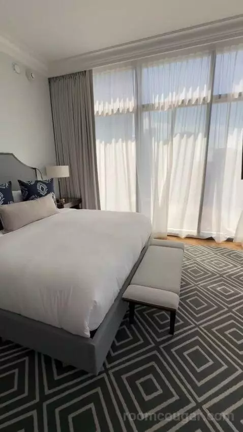 Panoramic Corner King bed picture #4