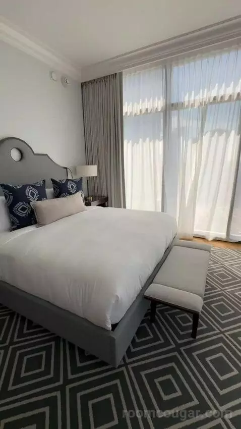 Panoramic Corner King bed picture #6
