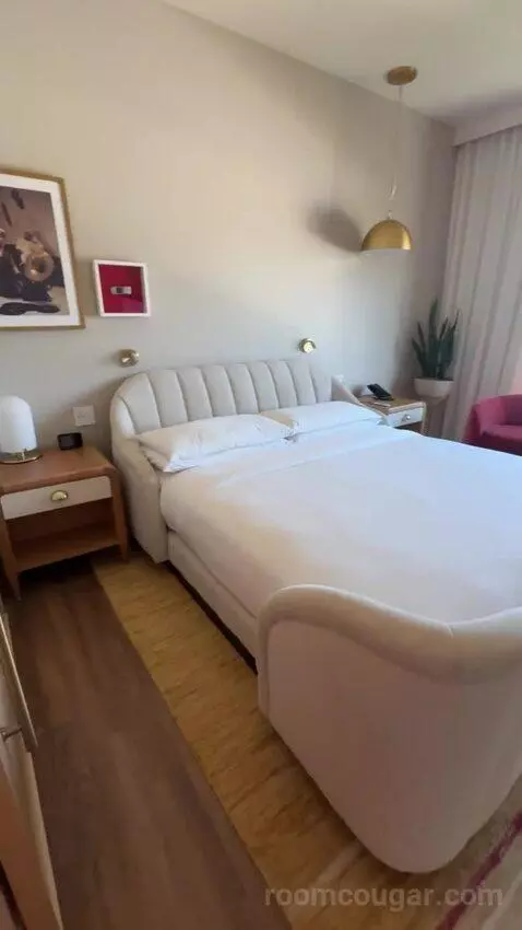 King Room bed picture #1
