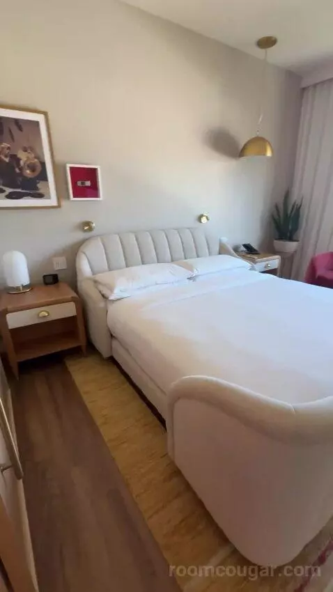 King Room bed picture #2