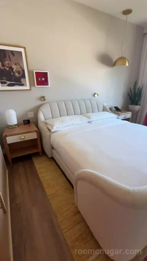 King Room bed picture #4