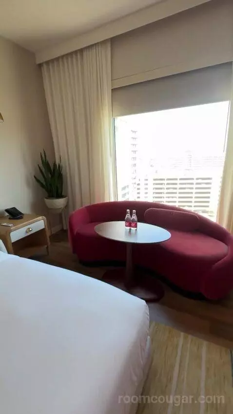 King Room bed picture #11