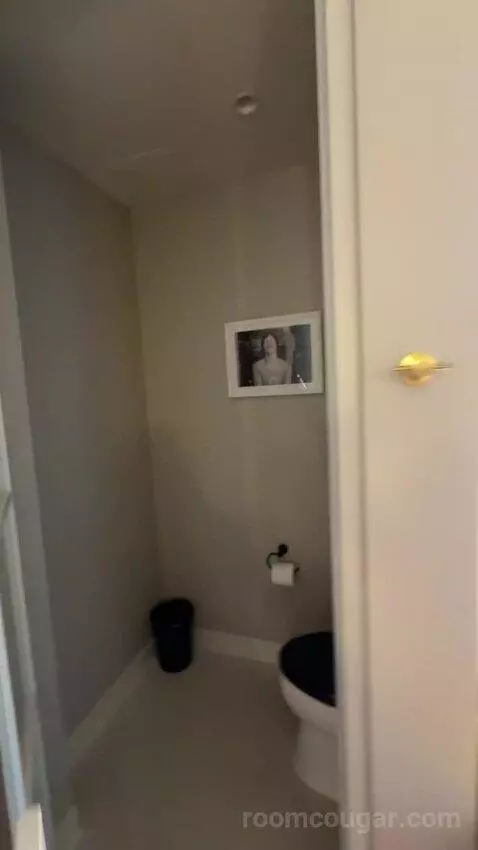 King Room bathroom picture #6