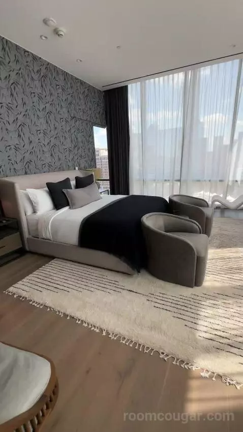 Harwood Suite bed picture #4