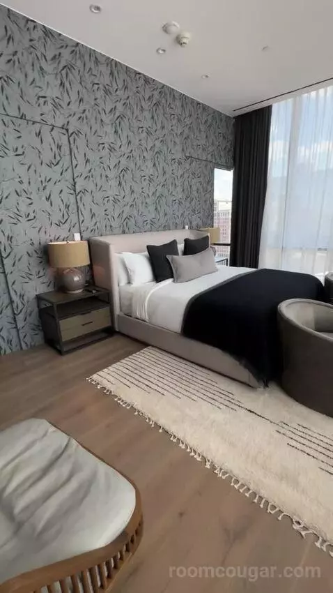 Harwood Suite bed picture #9