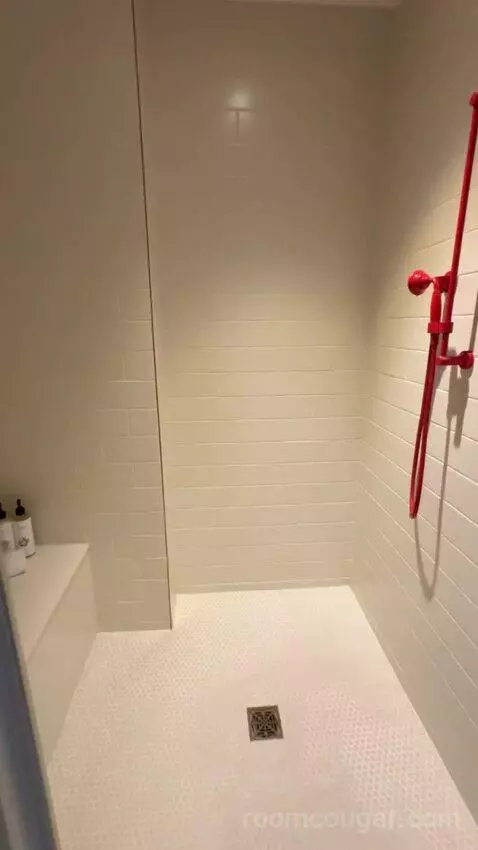 Queen Room with Two Queen Beds bathroom picture #7