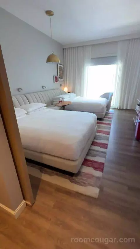 Queen Room with Two Queen Beds view picture #7