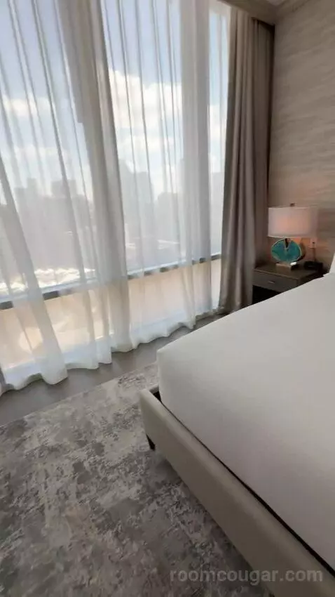 Legacy Suite bed picture #10