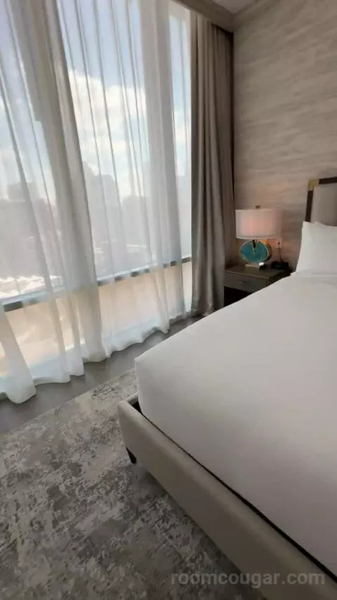 Legacy Suite bed picture #11