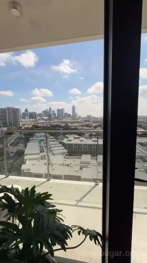 Grand King Room view picture #3