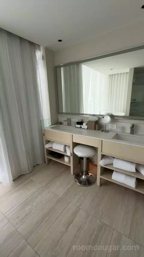 Avant Garde Suite picture #12