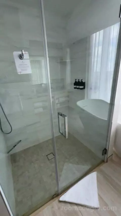 Avant Garde Suite picture #9