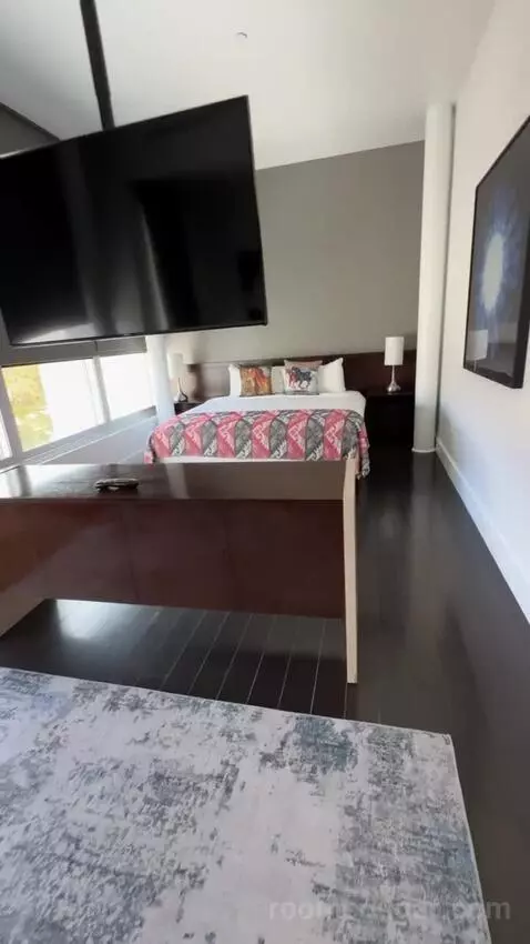 Presidential Suite bed picture #4