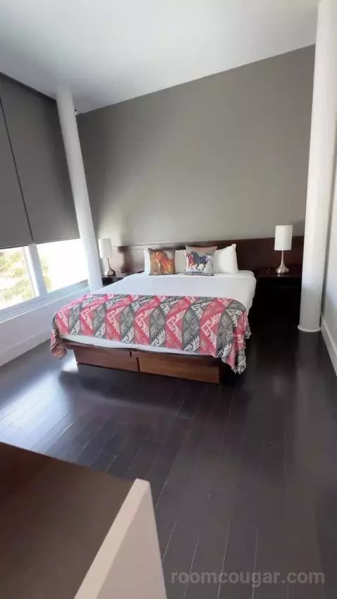 Presidential Suite bed picture #5