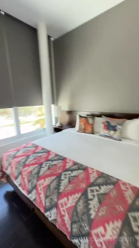 Presidential Suite bed picture #10