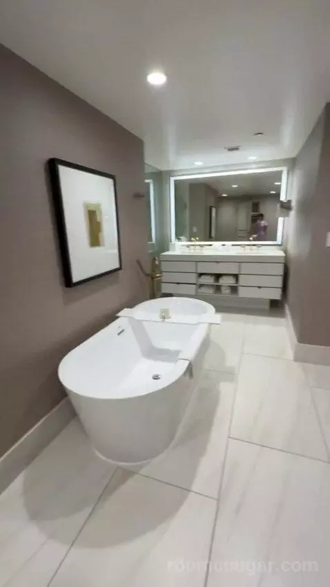 Texas Suite bathroom picture #4