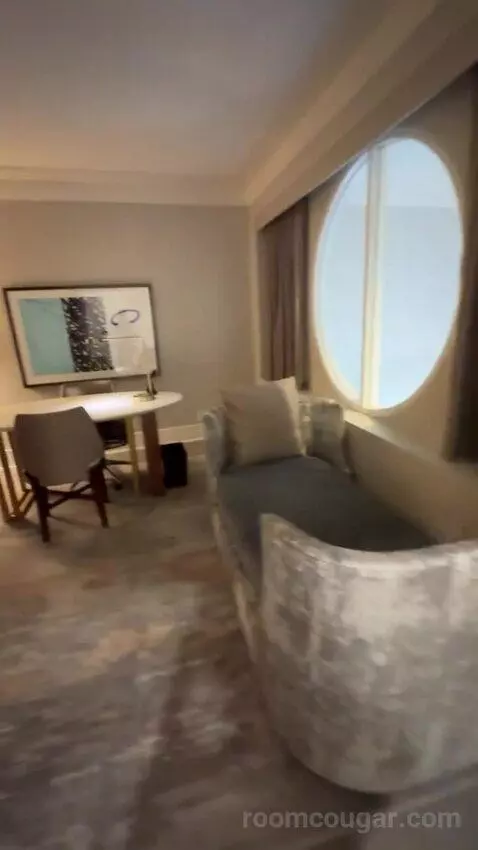 Texas Suite bed picture #7