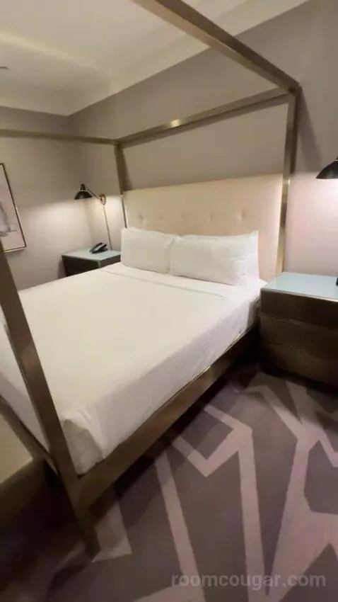 Texas Suite bed picture #2