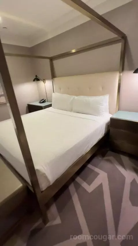 Texas Suite bed picture #3