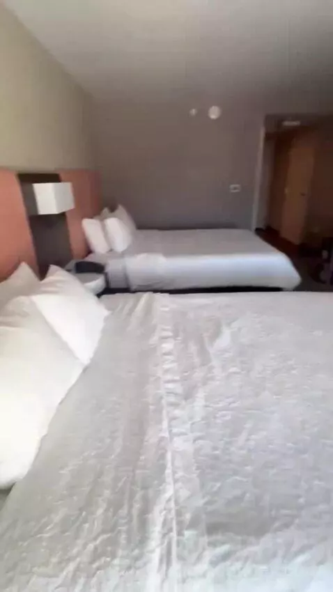 Queen Room with Two Queen Beds picture #19