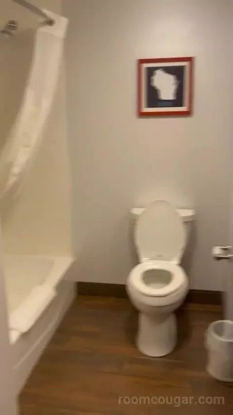 Queen Room with Two Queen Beds bathroom picture #2